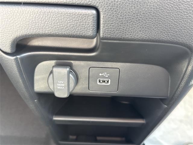 フリード エアー クリアランスソナー オートクルーズコントロール 衝突被害軽減システム 両側電動スライドドア オートライト LEDヘッドランプ スマートキー 電動格納ミラー 3列シート フルフラット CVT USB(30枚目)