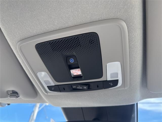 フリード エアー クリアランスソナー オートクルーズコントロール 衝突被害軽減システム 両側電動スライドドア オートライト LEDヘッドランプ スマートキー 電動格納ミラー 3列シート フルフラット CVT USB(31枚目)