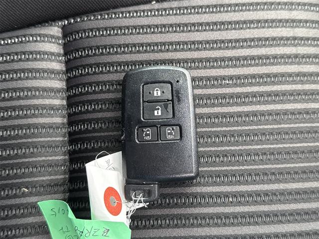 トヨタ ヴォクシー 13枚目