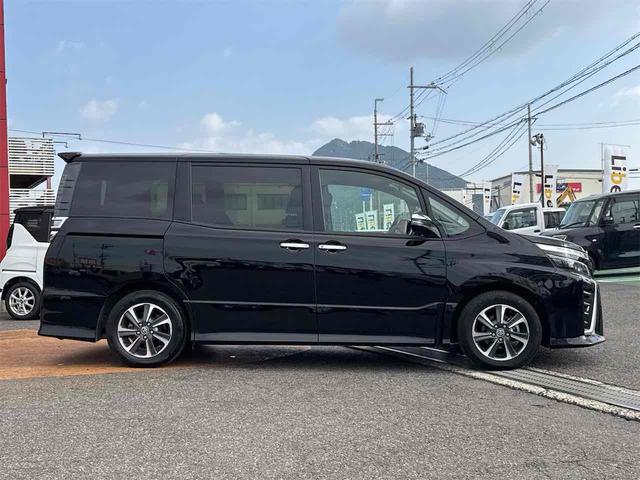 トヨタ ヴォクシー 17枚目