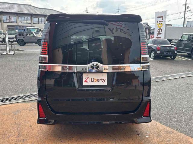 トヨタ ヴォクシー 19枚目