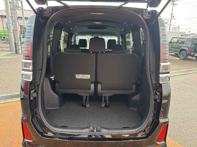 トヨタ ヴォクシー 21枚目