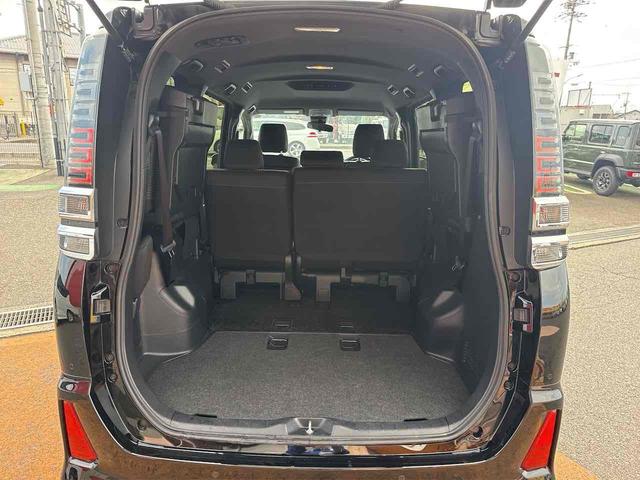 トヨタ ヴォクシー 22枚目