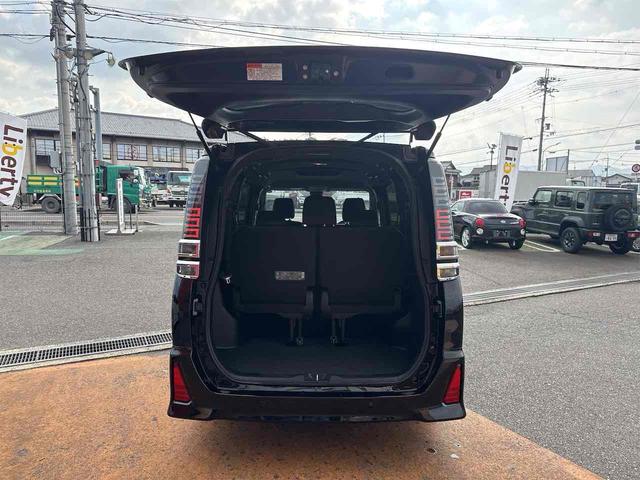 トヨタ ヴォクシー 24枚目