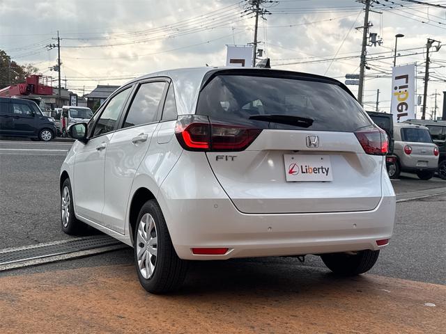 フィット ホーム　ＥＴＣ　バックカメラ　ナビ　クリアランスソナー　オートクルーズコントロール　レーンアシスト　衝突被害軽減システム　オートライト　ＬＥＤヘッドランプ　スマートキー　電動格納ミラー（21枚目）