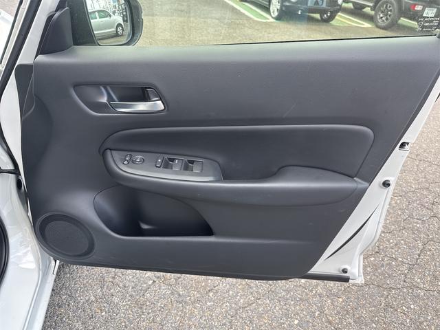 フィット ホーム　ＥＴＣ　バックカメラ　ナビ　クリアランスソナー　オートクルーズコントロール　レーンアシスト　衝突被害軽減システム　オートライト　ＬＥＤヘッドランプ　スマートキー　電動格納ミラー（36枚目）