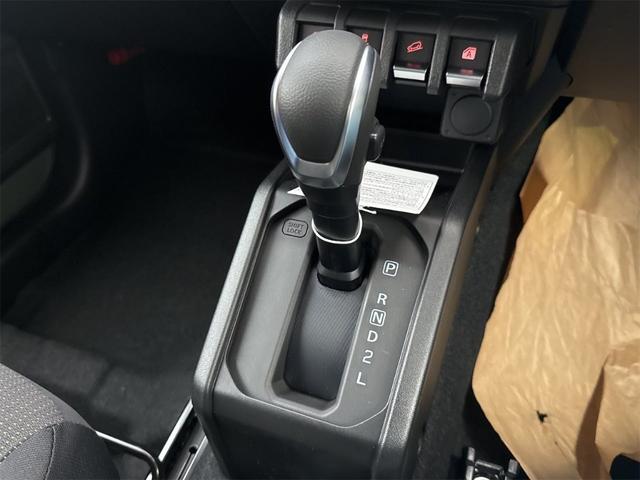 ジムニー ＸＣ　４ＷＤ　クリアランスソナー　オートクルーズコントロール　レーンアシスト　衝突被害軽減システム　オートライト　ＬＥＤヘッドランプ　ヘッドライトウォッシャー　アルミホイール　スマートキー（11枚目）