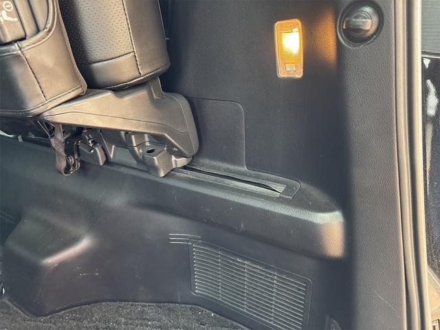 ヴェルファイア ２．５Ｚ　Ａエディション　ゴールデンアイズ　バックカメラ　ＴＶ　クリアランスソナー　オートクルーズコントロール　両側電動スライドドア　ＬＥＤヘッドランプ　サンルーフ　電動リアゲート　スマートキー　電動格納ミラー　後席モニター　３列シート　ＣＶＴ（26枚目）