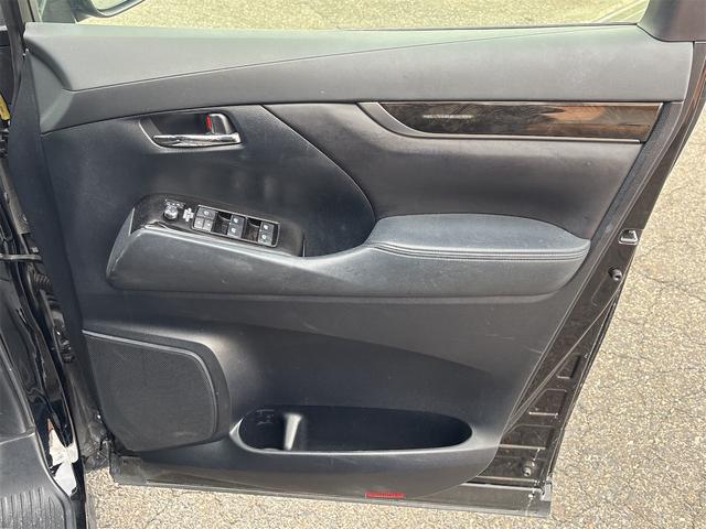 ヴェルファイア ２．５Ｚ　Ａエディション　ゴールデンアイズ　バックカメラ　ＴＶ　クリアランスソナー　オートクルーズコントロール　両側電動スライドドア　ＬＥＤヘッドランプ　サンルーフ　電動リアゲート　スマートキー　電動格納ミラー　後席モニター　３列シート　ＣＶＴ（34枚目）