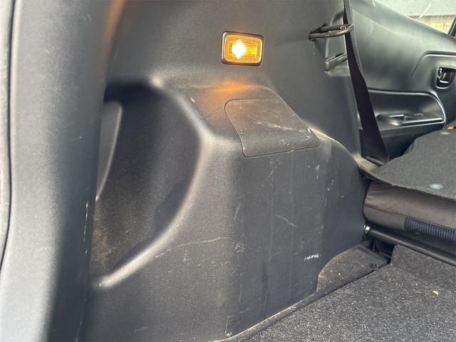 アクア Ｓ　バックカメラ　ナビ　レーンアシスト　衝突被害軽減システム　オートマチックハイビーム　スマートキー　アイドリングストップ　電動格納ミラー　ＣＶＴ　盗難防止システム　衝突安全ボディ　ＡＢＳ　ＥＳＣ（28枚目）