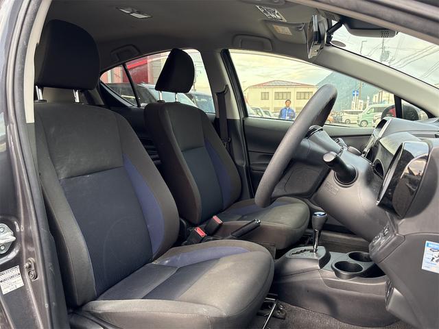 アクア Ｓ　バックカメラ　ナビ　レーンアシスト　衝突被害軽減システム　オートマチックハイビーム　スマートキー　アイドリングストップ　電動格納ミラー　ＣＶＴ　盗難防止システム　衝突安全ボディ　ＡＢＳ　ＥＳＣ（29枚目）