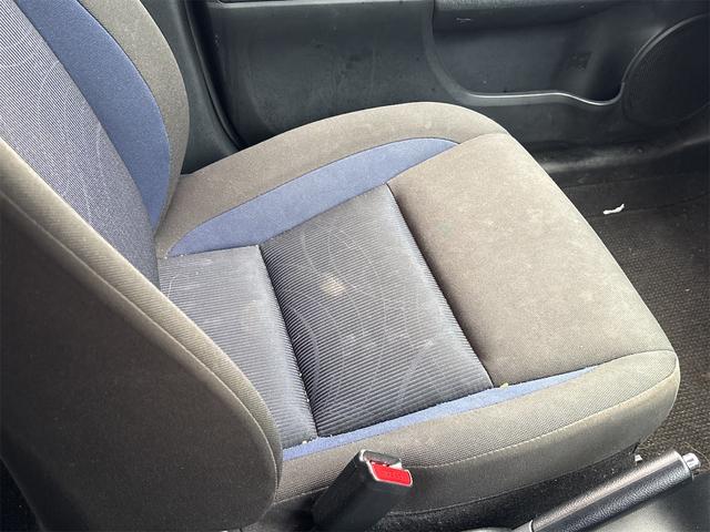 アクア Ｓ　バックカメラ　ナビ　レーンアシスト　衝突被害軽減システム　オートマチックハイビーム　スマートキー　アイドリングストップ　電動格納ミラー　ＣＶＴ　盗難防止システム　衝突安全ボディ　ＡＢＳ　ＥＳＣ（41枚目）