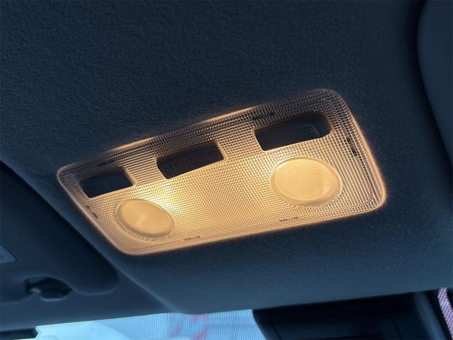 アクア Ｓ　バックカメラ　ナビ　レーンアシスト　衝突被害軽減システム　オートマチックハイビーム　スマートキー　アイドリングストップ　電動格納ミラー　ＣＶＴ　盗難防止システム　衝突安全ボディ　ＡＢＳ　ＥＳＣ（43枚目）