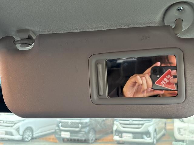 アクア Ｓ　バックカメラ　ナビ　レーンアシスト　衝突被害軽減システム　オートマチックハイビーム　スマートキー　アイドリングストップ　電動格納ミラー　ＣＶＴ　盗難防止システム　衝突安全ボディ　ＡＢＳ　ＥＳＣ（44枚目）