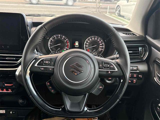 フロンクス ベースグレード　全周囲カメラ　クリアランスソナー　オートクルーズコントロール　レーンアシスト　衝突被害軽減システム　ナビ　ＴＶ　オートライト　ＬＥＤヘッドランプ　アルミホイール　スマートキー　アイドリングストップ（5枚目）