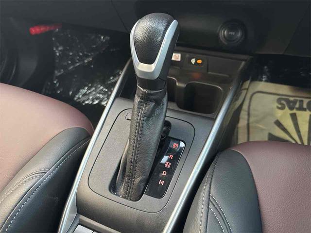 フロンクス ベースグレード　全周囲カメラ　クリアランスソナー　オートクルーズコントロール　レーンアシスト　衝突被害軽減システム　ナビ　ＴＶ　オートライト　ＬＥＤヘッドランプ　アルミホイール　スマートキー　アイドリングストップ（9枚目）