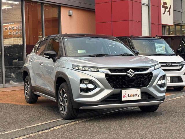 フロンクス ベースグレード　全周囲カメラ　クリアランスソナー　オートクルーズコントロール　レーンアシスト　衝突被害軽減システム　ナビ　ＴＶ　オートライト　ＬＥＤヘッドランプ　アルミホイール　スマートキー　アイドリングストップ（18枚目）