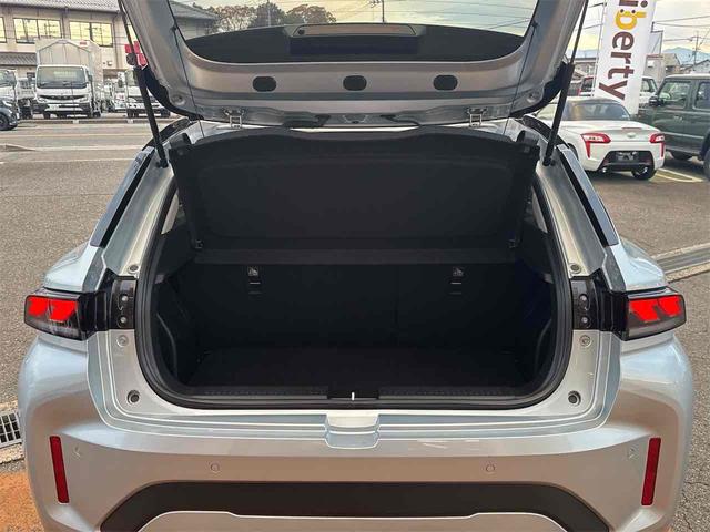 フロンクス ベースグレード　全周囲カメラ　クリアランスソナー　オートクルーズコントロール　レーンアシスト　衝突被害軽減システム　ナビ　ＴＶ　オートライト　ＬＥＤヘッドランプ　アルミホイール　スマートキー　アイドリングストップ（25枚目）