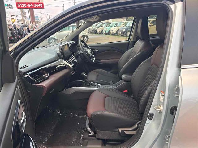 フロンクス ベースグレード　全周囲カメラ　クリアランスソナー　オートクルーズコントロール　レーンアシスト　衝突被害軽減システム　ナビ　ＴＶ　オートライト　ＬＥＤヘッドランプ　アルミホイール　スマートキー　アイドリングストップ（27枚目）