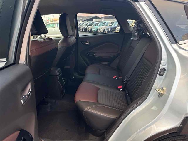 フロンクス ベースグレード　全周囲カメラ　クリアランスソナー　オートクルーズコントロール　レーンアシスト　衝突被害軽減システム　ナビ　ＴＶ　オートライト　ＬＥＤヘッドランプ　アルミホイール　スマートキー　アイドリングストップ（28枚目）