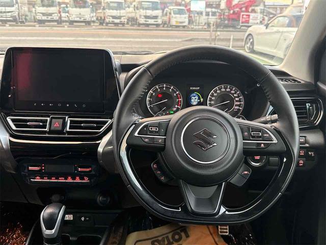 フロンクス ベースグレード　全周囲カメラ　クリアランスソナー　オートクルーズコントロール　レーンアシスト　衝突被害軽減システム　ナビ　ＴＶ　オートライト　ＬＥＤヘッドランプ　アルミホイール　スマートキー　アイドリングストップ（31枚目）