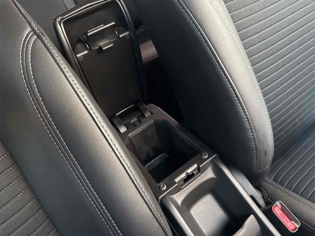 フロンクス ベースグレード　全周囲カメラ　クリアランスソナー　オートクルーズコントロール　レーンアシスト　衝突被害軽減システム　ナビ　ＴＶ　オートライト　ＬＥＤヘッドランプ　アルミホイール　スマートキー　アイドリングストップ（40枚目）