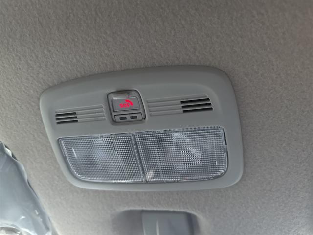 フロンクス ベースグレード　全周囲カメラ　クリアランスソナー　オートクルーズコントロール　レーンアシスト　衝突被害軽減システム　ナビ　ＴＶ　オートライト　ＬＥＤヘッドランプ　アルミホイール　スマートキー　アイドリングストップ（45枚目）