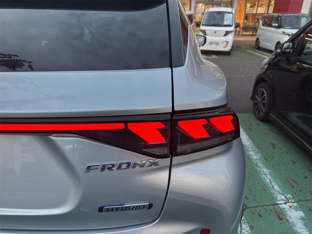 フロンクス ベースグレード　全周囲カメラ　クリアランスソナー　オートクルーズコントロール　レーンアシスト　衝突被害軽減システム　ナビ　ＴＶ　オートライト　ＬＥＤヘッドランプ　アルミホイール　スマートキー　アイドリングストップ（57枚目）