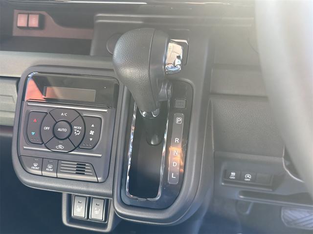 スペーシアギア ハイブリッドＸＺ　両側電動スライドドア　オートクルーズコントロール　オートライト　スマートキー　アイドリングストップ　電動格納ミラー　シートヒーター　ベンチシート　ＣＶＴ　ＡＢＳ　ＥＳＣ　ルーフレール　アルミホイール（7枚目）