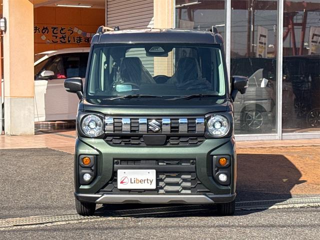 スペーシアギア ハイブリッドＸＺ　両側電動スライドドア　オートクルーズコントロール　オートライト　スマートキー　アイドリングストップ　電動格納ミラー　シートヒーター　ベンチシート　ＣＶＴ　ＡＢＳ　ＥＳＣ　ルーフレール　アルミホイール（17枚目）