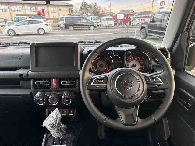 ジムニーノマド ＦＣ　４ＷＤ　ＥＴＣ　クリアランスソナー　オートクルーズコントロール　レーンアシスト　衝突被害軽減システム　オートライト　ＬＥＤヘッドランプ　ヘッドライトウォッシャー　アルミホイール　スマートキー（5枚目）