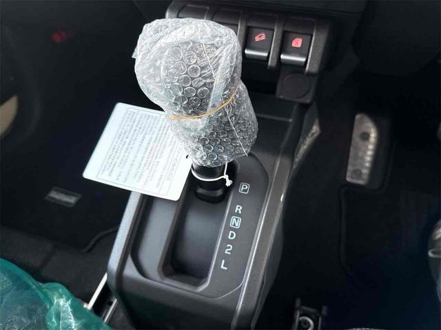 ジムニーノマド ＦＣ　４ＷＤ　ＥＴＣ　クリアランスソナー　オートクルーズコントロール　レーンアシスト　衝突被害軽減システム　オートライト　ＬＥＤヘッドランプ　ヘッドライトウォッシャー　アルミホイール　スマートキー（8枚目）