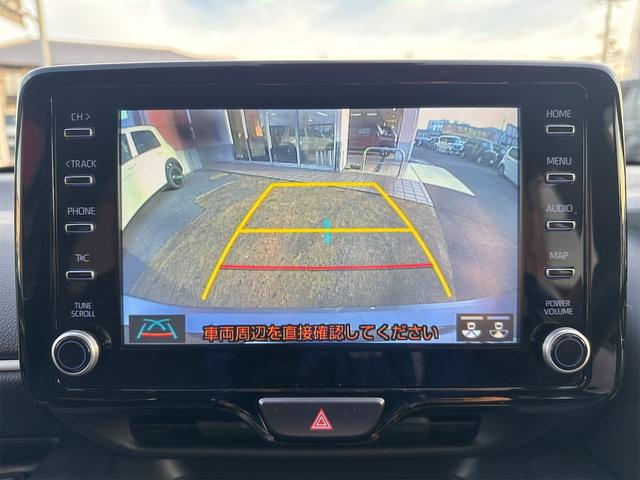 ヤリス ハイブリッドＺ　純正ディスプレイオーディオ　ＥＴＣ　バックカメラ　ナビ　クリアランスソナー　オートクルーズコントロール　レーンアシスト　衝突被害軽減システム　オートマチックハイビーム　オートライト　ＬＥＤヘッドランプ（7枚目）