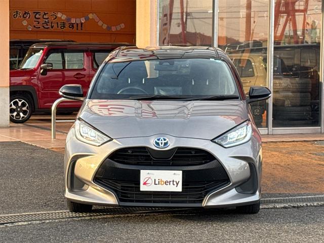 ヤリス ハイブリッドＺ　純正ディスプレイオーディオ　ＥＴＣ　バックカメラ　ナビ　クリアランスソナー　オートクルーズコントロール　レーンアシスト　衝突被害軽減システム　オートマチックハイビーム　オートライト　ＬＥＤヘッドランプ（16枚目）