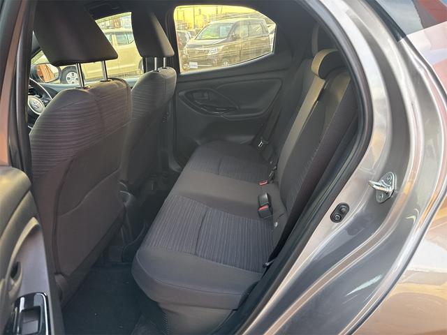 ヤリス ハイブリッドＺ　純正ディスプレイオーディオ　ＥＴＣ　バックカメラ　ナビ　クリアランスソナー　オートクルーズコントロール　レーンアシスト　衝突被害軽減システム　オートマチックハイビーム　オートライト　ＬＥＤヘッドランプ（29枚目）