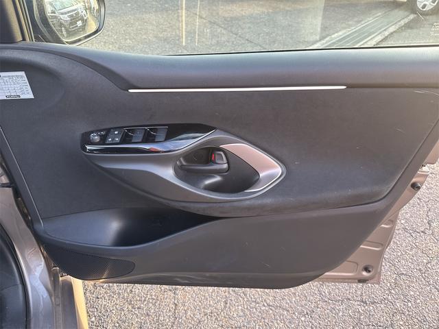 ヤリス ハイブリッドＺ　純正ディスプレイオーディオ　ＥＴＣ　バックカメラ　ナビ　クリアランスソナー　オートクルーズコントロール　レーンアシスト　衝突被害軽減システム　オートマチックハイビーム　オートライト　ＬＥＤヘッドランプ（31枚目）