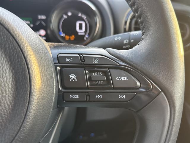 ヤリス ハイブリッドＺ　純正ディスプレイオーディオ　ＥＴＣ　バックカメラ　ナビ　クリアランスソナー　オートクルーズコントロール　レーンアシスト　衝突被害軽減システム　オートマチックハイビーム　オートライト　ＬＥＤヘッドランプ（34枚目）