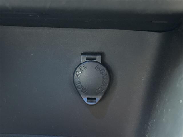 ヤリス ハイブリッドＺ　純正ディスプレイオーディオ　ＥＴＣ　バックカメラ　ナビ　クリアランスソナー　オートクルーズコントロール　レーンアシスト　衝突被害軽減システム　オートマチックハイビーム　オートライト　ＬＥＤヘッドランプ（37枚目）