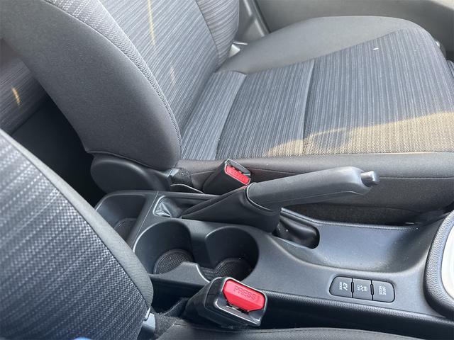 ヤリス ハイブリッドＺ　純正ディスプレイオーディオ　ＥＴＣ　バックカメラ　ナビ　クリアランスソナー　オートクルーズコントロール　レーンアシスト　衝突被害軽減システム　オートマチックハイビーム　オートライト　ＬＥＤヘッドランプ（39枚目）