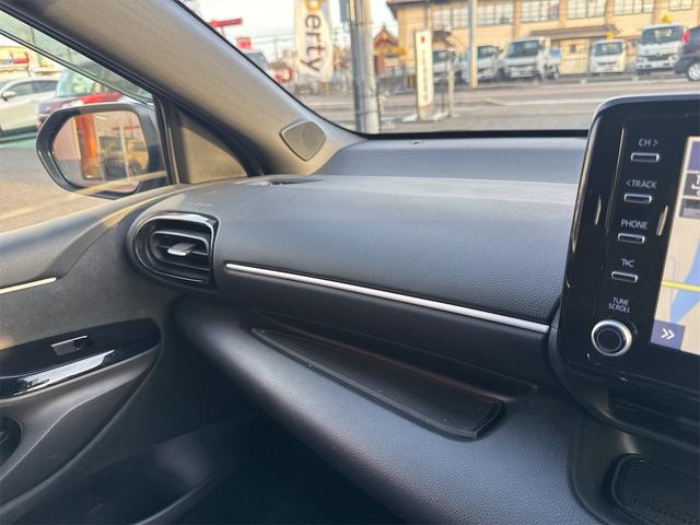 ヤリス ハイブリッドＺ　純正ディスプレイオーディオ　ＥＴＣ　バックカメラ　ナビ　クリアランスソナー　オートクルーズコントロール　レーンアシスト　衝突被害軽減システム　オートマチックハイビーム　オートライト　ＬＥＤヘッドランプ（42枚目）