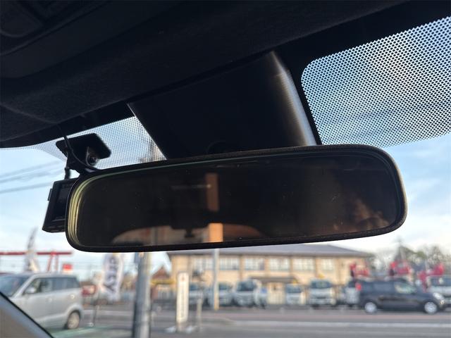 ヤリス ハイブリッドＺ　純正ディスプレイオーディオ　ＥＴＣ　バックカメラ　ナビ　クリアランスソナー　オートクルーズコントロール　レーンアシスト　衝突被害軽減システム　オートマチックハイビーム　オートライト　ＬＥＤヘッドランプ（43枚目）