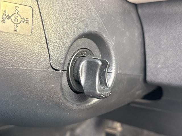 ミラココア ココアプラスＸ　スマートキー　アイドリングストップ　電動格納ミラー　ベンチシート　ＣＶＴ　ＣＤ　ミュージックプレイヤー接続可　ルーフレール　エアコン　パワーステアリング（9枚目）