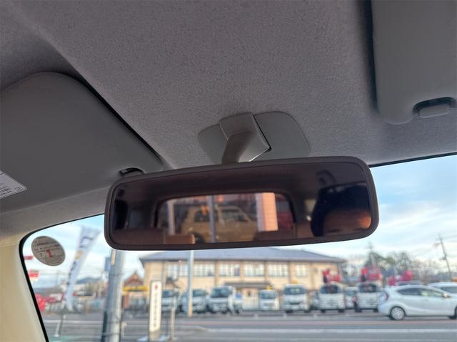 ミラココア ココアプラスＸ　スマートキー　アイドリングストップ　電動格納ミラー　ベンチシート　ＣＶＴ　ＣＤ　ミュージックプレイヤー接続可　ルーフレール　エアコン　パワーステアリング（12枚目）