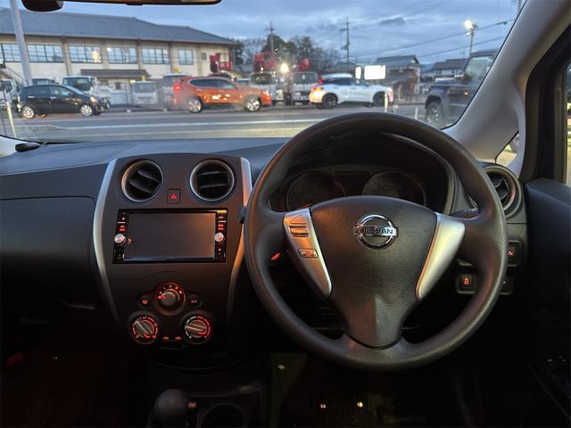 ノート Ｘ　純正ナビ　Ｂｌｕｅｔｏｏｔｈ対応　バックカメラ　ＴＶ　レーンアシスト　衝突被害軽減システム　スマートキー　アイドリングストップ　電動格納ミラー　ＣＶＴ　盗難防止システム　衝突安全ボディ　ＡＢＳ（8枚目）