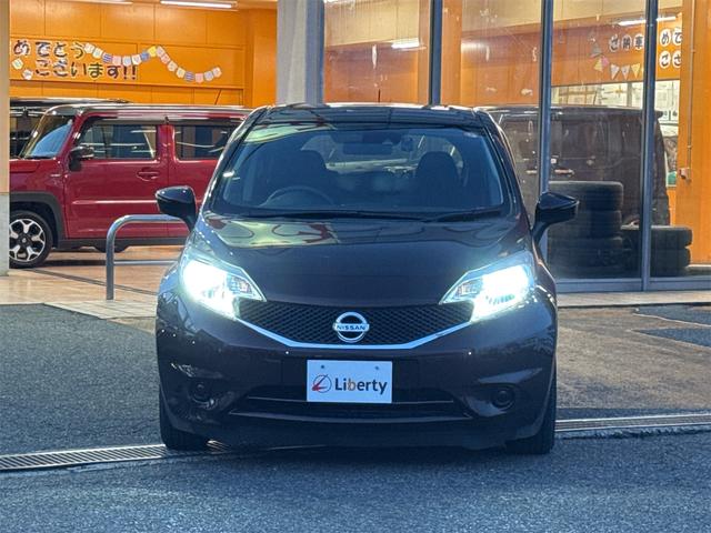 ノート Ｘ　純正ナビ　Ｂｌｕｅｔｏｏｔｈ対応　バックカメラ　ＴＶ　レーンアシスト　衝突被害軽減システム　スマートキー　アイドリングストップ　電動格納ミラー　ＣＶＴ　盗難防止システム　衝突安全ボディ　ＡＢＳ（17枚目）