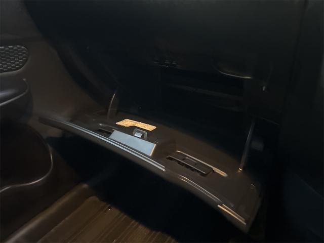 ノート Ｘ　純正ナビ　Ｂｌｕｅｔｏｏｔｈ対応　バックカメラ　ＴＶ　レーンアシスト　衝突被害軽減システム　スマートキー　アイドリングストップ　電動格納ミラー　ＣＶＴ　盗難防止システム　衝突安全ボディ　ＡＢＳ（37枚目）