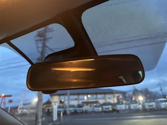 ノート Ｘ　純正ナビ　Ｂｌｕｅｔｏｏｔｈ対応　バックカメラ　ＴＶ　レーンアシスト　衝突被害軽減システム　スマートキー　アイドリングストップ　電動格納ミラー　ＣＶＴ　盗難防止システム　衝突安全ボディ　ＡＢＳ（39枚目）