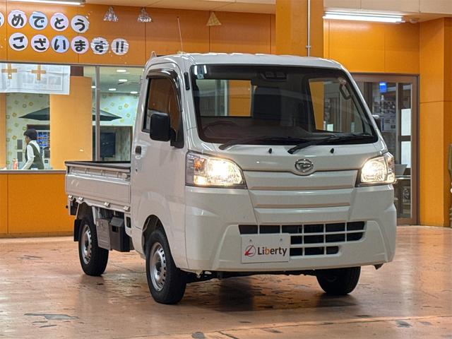 ハイゼットトラック スタンダードＳＡＩＩＩｔ　４ＷＤ　４ＷＤ　軽トラック　ＡＴ　衝突被害軽減システム　ＥＳＣ　エアコン　パワーウィンドウ　マニュアルレベリング機能　アクセサリーソケット（8枚目）