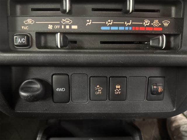 ハイゼットトラック スタンダードＳＡＩＩＩｔ　４ＷＤ　４ＷＤ　軽トラック　ＡＴ　衝突被害軽減システム　ＥＳＣ　エアコン　パワーウィンドウ　マニュアルレベリング機能　アクセサリーソケット（22枚目）