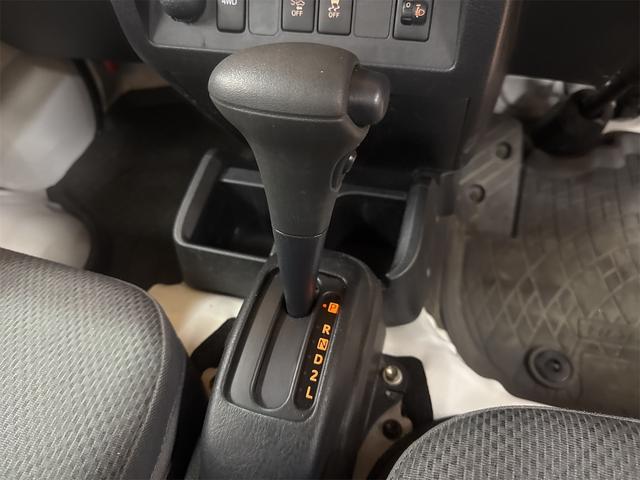 ハイゼットトラック スタンダードＳＡＩＩＩｔ　４ＷＤ　４ＷＤ　軽トラック　ＡＴ　衝突被害軽減システム　ＥＳＣ　エアコン　パワーウィンドウ　マニュアルレベリング機能　アクセサリーソケット（23枚目）